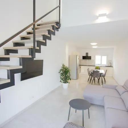 Apartment Viola 2 * Kaštela